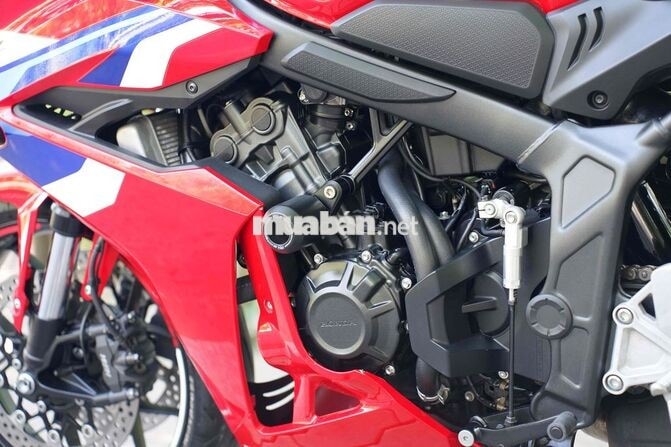 ❤️🩷Honda CBR650R E-Clutch 2025 odo 4k lướt