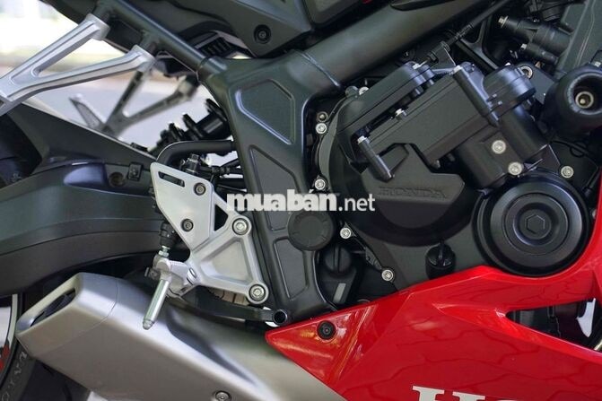 ❤️🩷Honda CBR650R E-Clutch 2025 odo 4k lướt