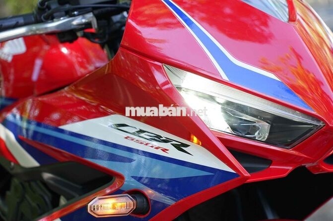 ❤️🩷Honda CBR650R E-Clutch 2025 odo 4k lướt