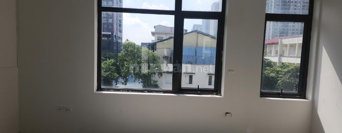Cho thuê  văn phòng 90m2,  tầng 3. Đ/c: 35 Lê Văn Thiêm, Thanh Xuân