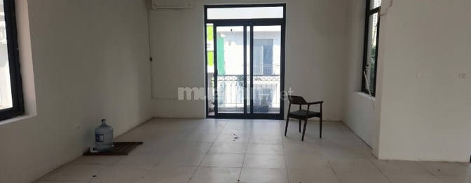 Cho thuê  văn phòng 90m2,  tầng 3. Đ/c: 35 Lê Văn Thiêm, Thanh Xuân