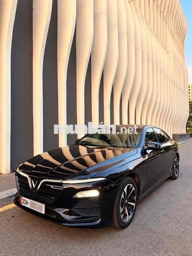 VinFast Lux A 2.0 Base 2022 Đen 11 vạn