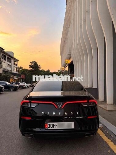 VinFast Lux A 2.0 Base 2022 Đen 11 vạn