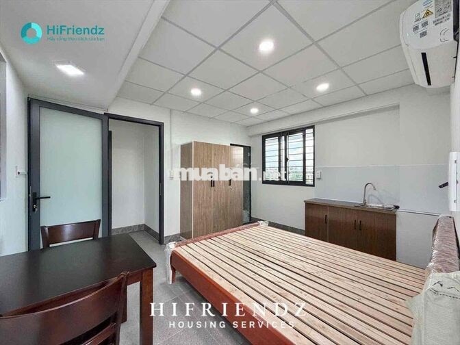 Trống sẳn studio bancol full nội thất ngay UEH cs N