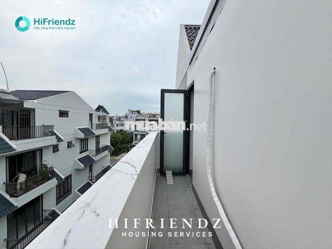Trống sẳn studio bancol full nội thất ngay UEH cs N