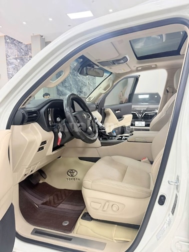 Bán Land Cruiser LC300 sản xuất 2023, chạy lướt  2 vạn Km cực mới.