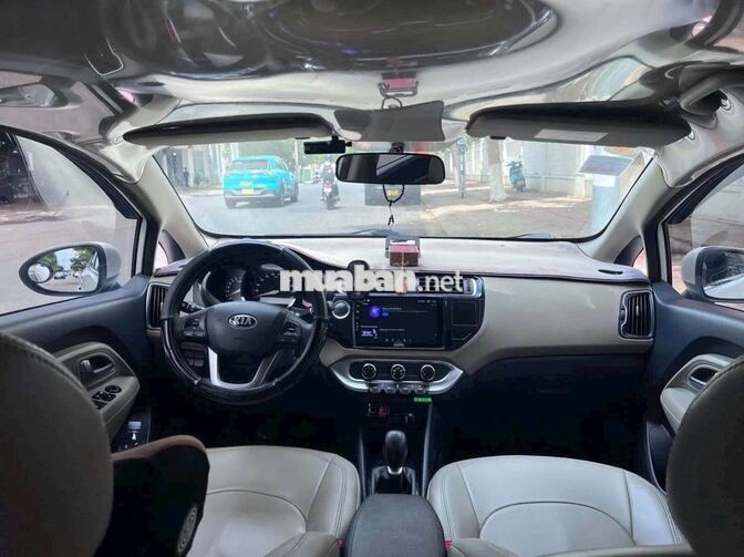 Kia Rio  Trắng