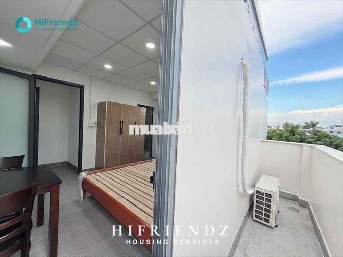 Trống sẳn studio bancol full nội thất ngay UEH cs N