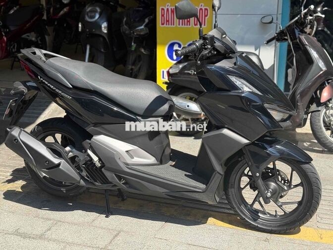 Honda Vario 160cc Đen bóng Smartkey