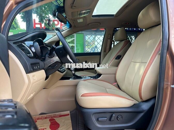 KIA Sedona Full 2021 Vàng cát Tự động 79.000 km