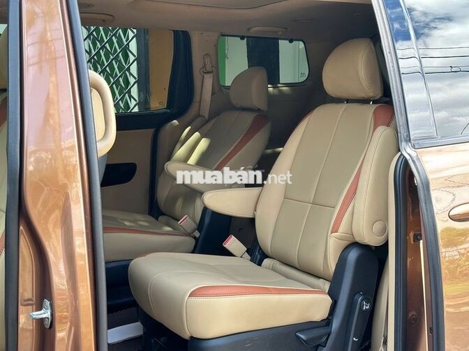 KIA Sedona Full 2021 Vàng cát Tự động 79.000 km