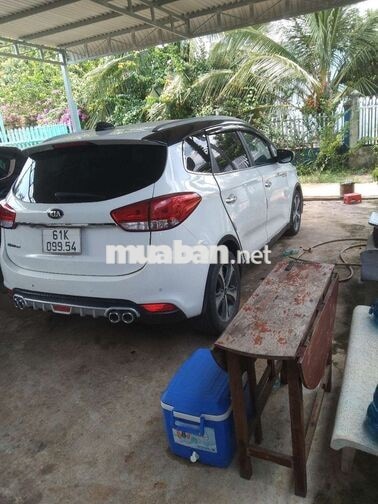Kia Rondo Trắng 7 chỗ Xăng Tự động