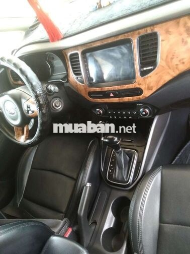 Kia Rondo Trắng 7 chỗ Xăng Tự động