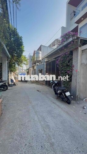 Bán nhà đẹp full nội thất 2 mặt tiền Ngũ Hành Sơn oto đậu trong sân