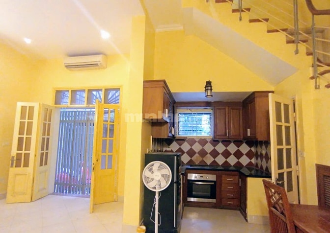 Chính chủ cho thuê nhà ngõ 11 Tô Ngọc vân, 3 tầng 15.5 triệu/tháng