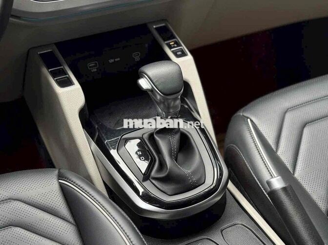 Kia Carens Luxury 2024 Số tự động Đỏ