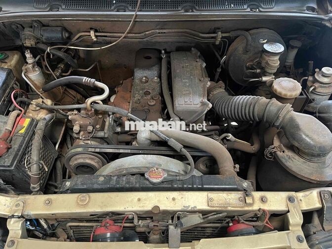 Isuzu HiLander Vàng cát Số sàn Việt Nam