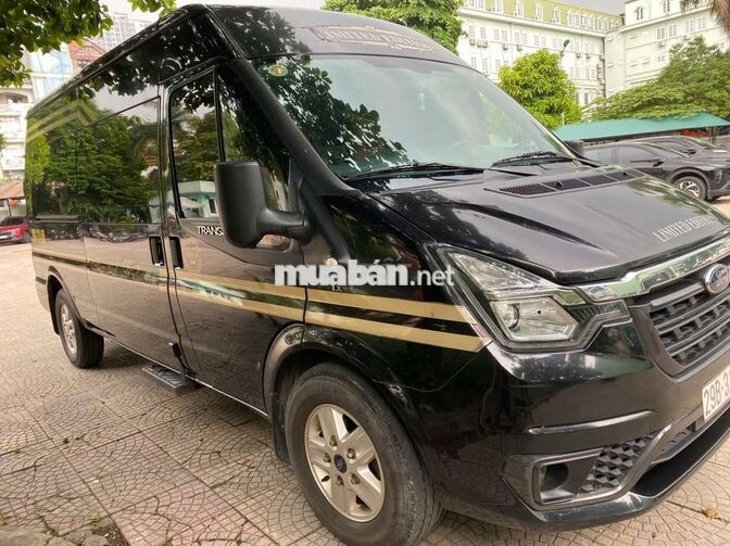 Ford Transit 2022 Đen 10 vạn