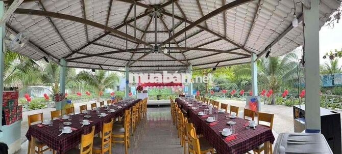 Cần sang lại quán ăn sân vườn , có phòng vip