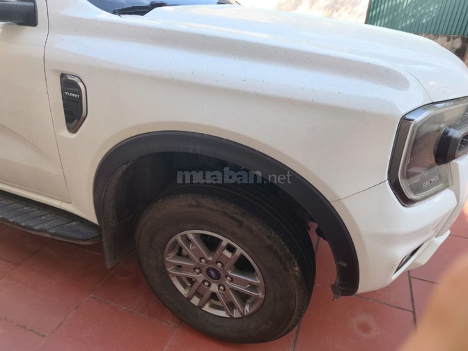 Ford Ranger 2023 Trắng ngoại hình gần như mới