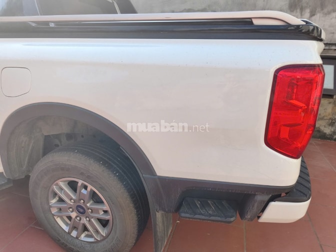 Ford Ranger 2023 Trắng ngoại hình gần như mới