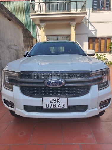 Ford Ranger 2023 Trắng ngoại hình gần như mới
