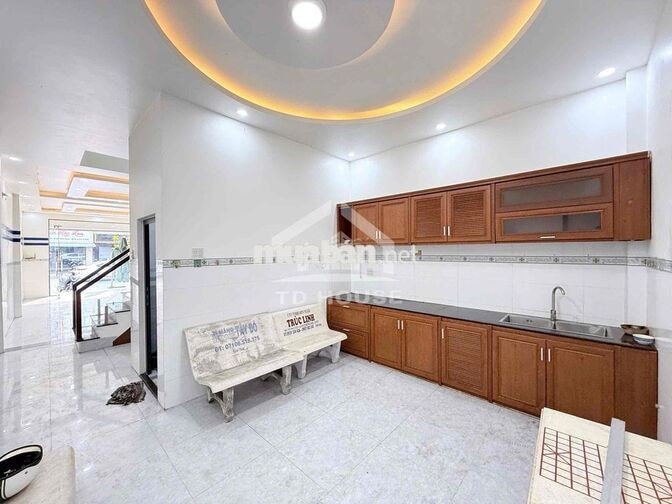 Cho thuê nhà 1 Trệt 1 Lầu mặt tiền Trần Hoàng Na