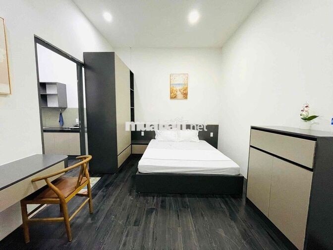 Chính chủ cho thuê căn hộ 1 PN full nội thất mặt tiền Ngô Quyền