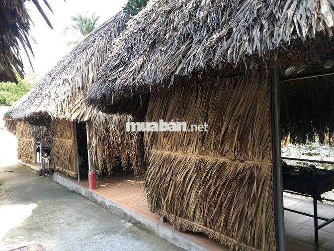 Cần sang lại quán ăn sân vườn , có phòng vip