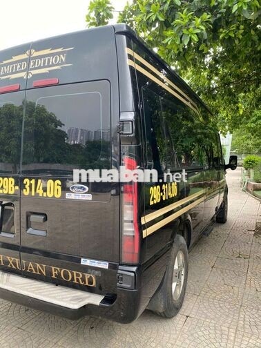 Ford Transit 2022 Đen 10 vạn
