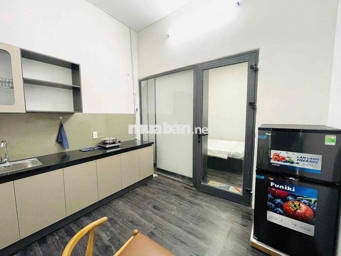 Chính chủ cho thuê căn hộ 1 PN full nội thất mặt tiền Ngô Quyền
