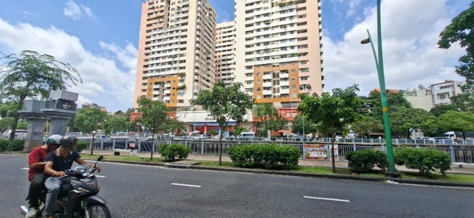 Chính chủ chuyển nhượng nhà 2 tầng quận 3 hẻm 5m sát bờ kè Hoàng Sa