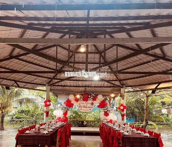 Cần sang lại quán ăn sân vườn , có phòng vip
