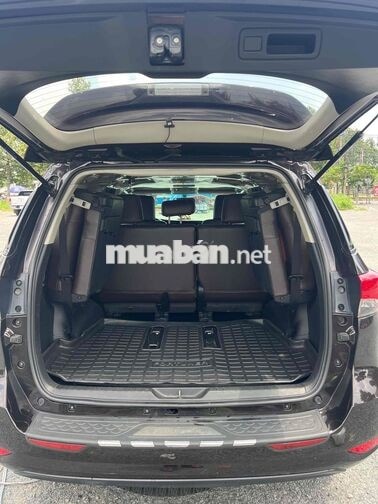 Toyota Fortuner 7 chỗ Số sàn máy dầu