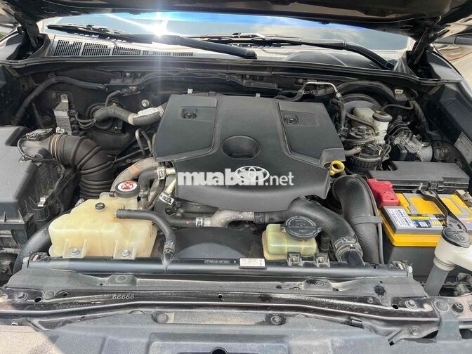 Toyota Fortuner 7 chỗ Số sàn máy dầu