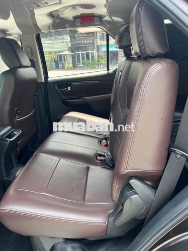 Toyota Fortuner 7 chỗ Số sàn máy dầu