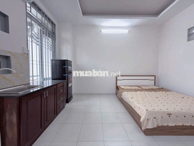 STUDIO ĐẦY ĐỦ NỘI THẤT  NHÀ MỚI PHÒNG ĐẸP NGAY SÂN BAY 