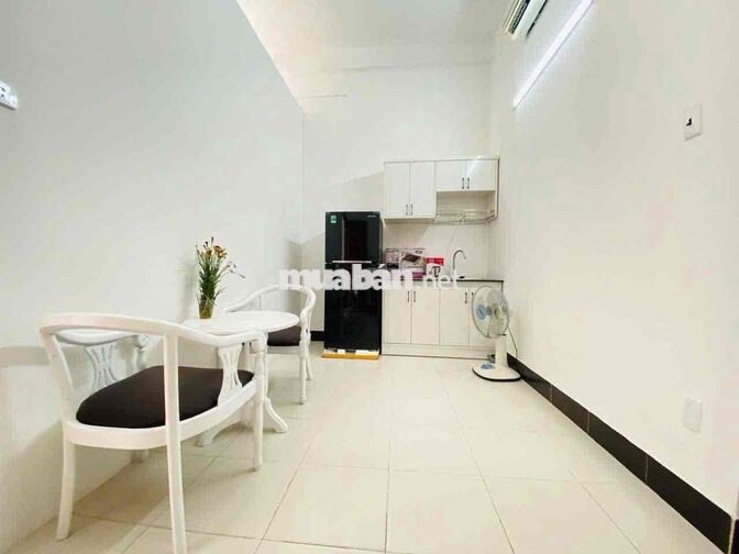 Cho thuê căn 1pn tách bếp cửa sổ thoáng full nt ở Võ Văn Kiệt quận 1