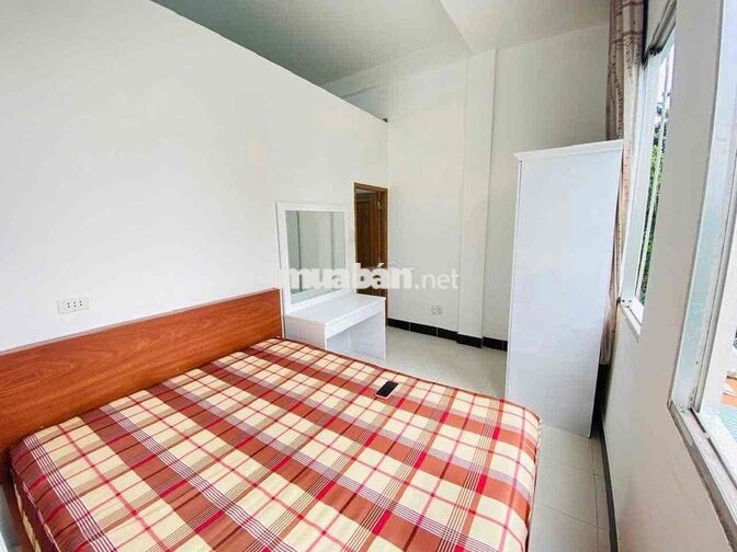 Cho thuê căn 1pn tách bếp cửa sổ thoáng full nt ở Võ Văn Kiệt quận 1