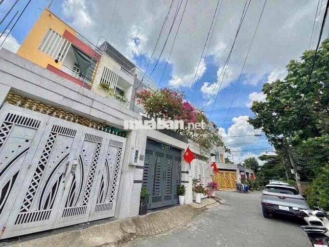 NHÀ 4 TẦNG SÂN OTO KHU VEN SÔNG GẦN GIGAMALL SẴN NỘI THẤT CƠ BẢN