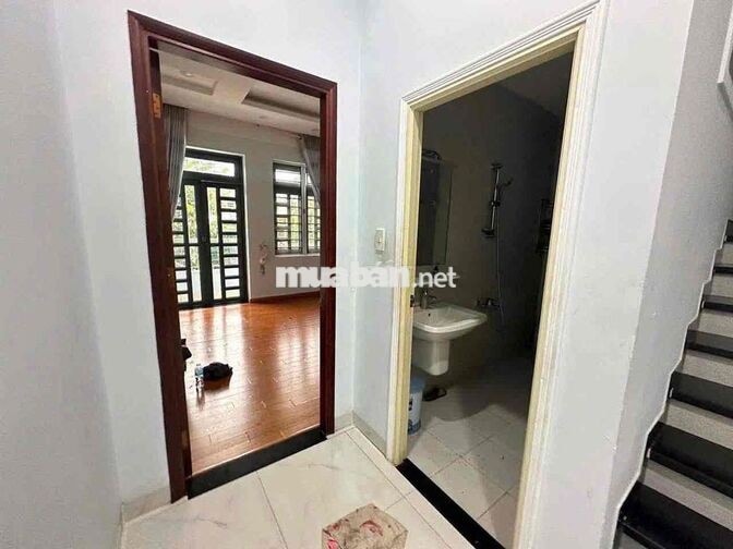 NHÀ 4 TẦNG SÂN OTO KHU VEN SÔNG GẦN GIGAMALL SẴN NỘI THẤT CƠ BẢN