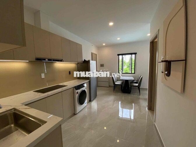 Cho thuê căn 2PN máy giặt riêng nội thất đẹp Nguyễn Trãi Q1