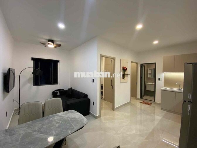 Cho thuê căn 2PN máy giặt riêng nội thất đẹp Nguyễn Trãi Q1