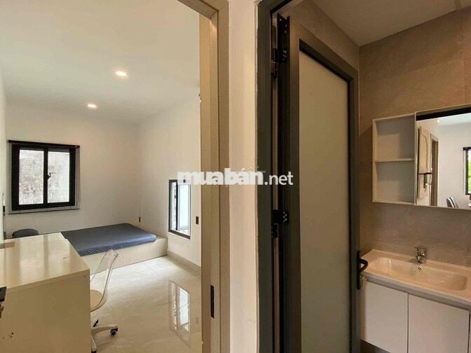 Cho thuê căn 2PN máy giặt riêng nội thất đẹp Nguyễn Trãi Q1