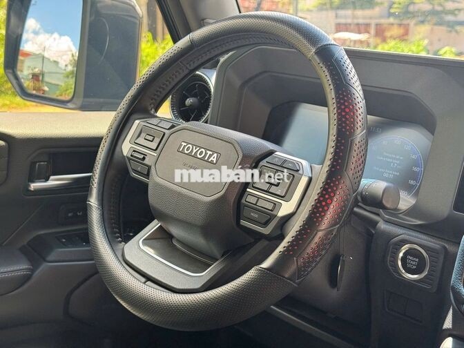 Toyota Prado LC250 2025 Đen 3 vạn km