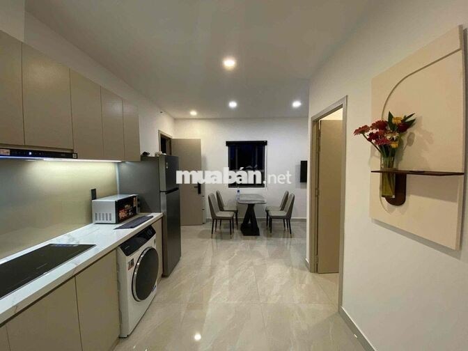 Cho thuê căn 2PN máy giặt riêng nội thất đẹp Nguyễn Trãi Q1