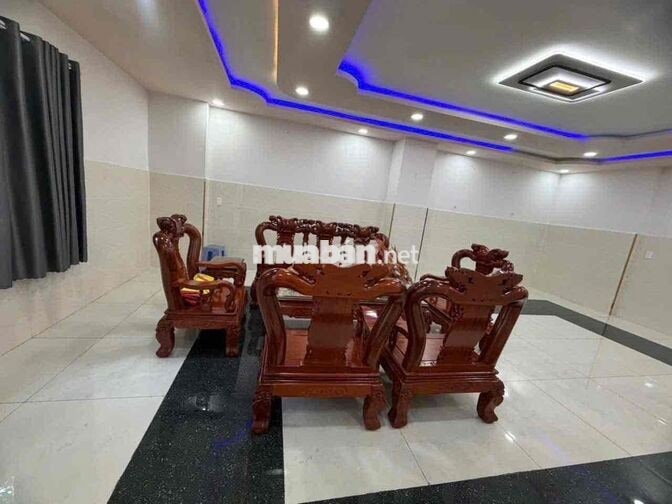 Nhà MTKD chợ Bà Hom 6x20m 5 tấm đối diện côngviên đầy đủ nội thất 35tr