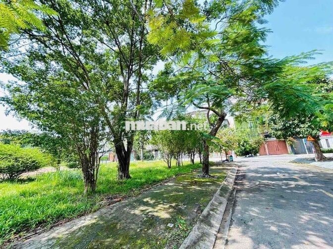 Nhà MTKD chợ Bà Hom 6x20m 5 tấm đối diện côngviên đầy đủ nội thất 35tr