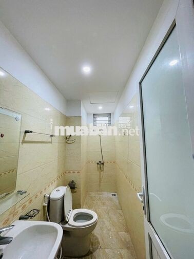 Nhà phố Nguyễn Khang, Dt 60m2 x 7 tầng xây thông có Thang Máy