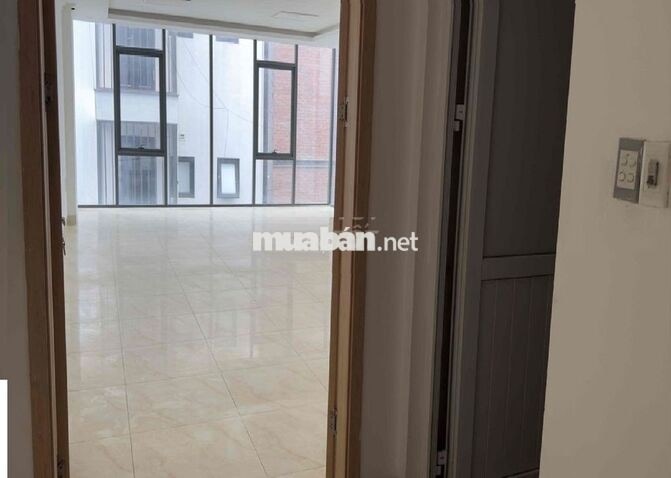 Nhà phố Nguyễn Khang, Dt 60m2 x 7 tầng xây thông có Thang Máy